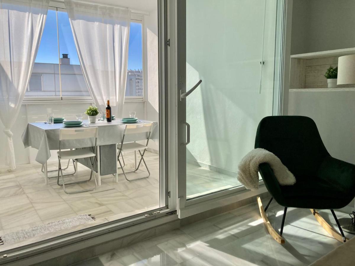 Atico Valdelagrana Playa - Aire Acondicionado Y Piscina Apartment El Puerto de Santa Maria Ngoại thất bức ảnh