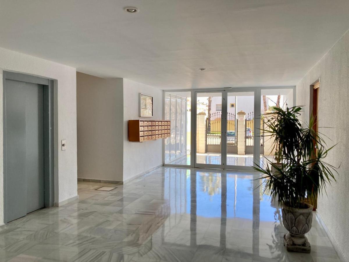 Atico Valdelagrana Playa - Aire Acondicionado Y Piscina Apartment El Puerto de Santa Maria Ngoại thất bức ảnh